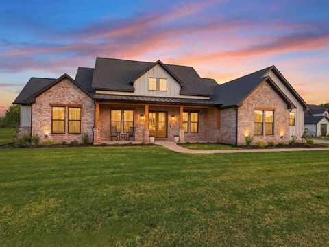 330 Charlie Joseph Drive Van Alstyne TX 75495