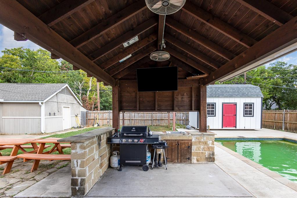 University-Rev - Residential