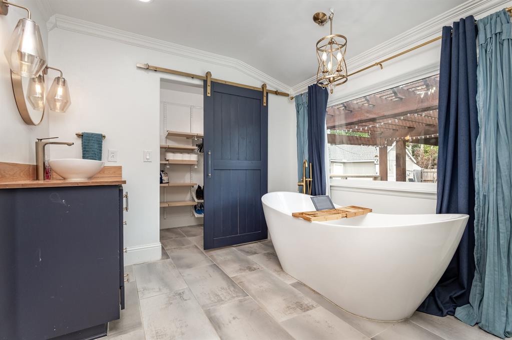 University-Rev - Residential