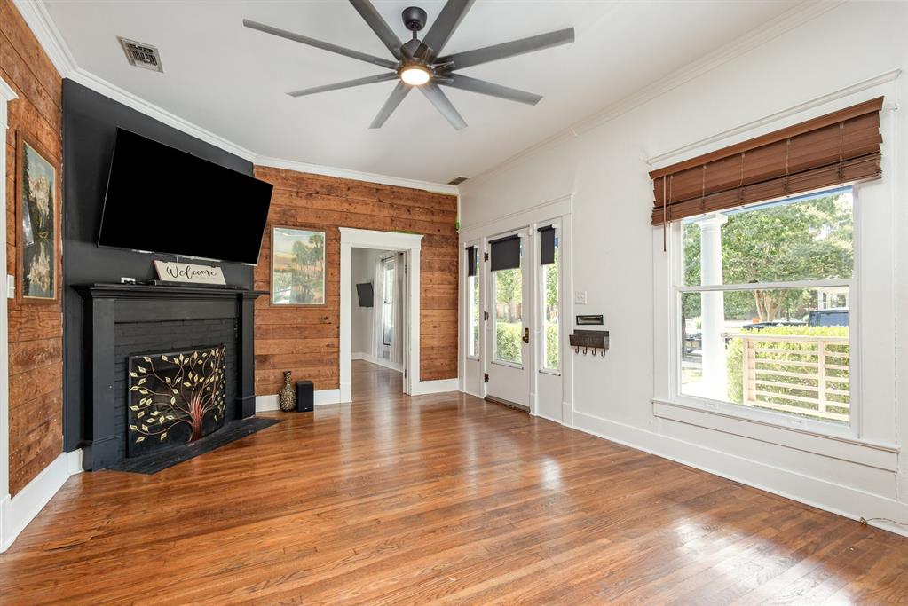 300 E University Avenue