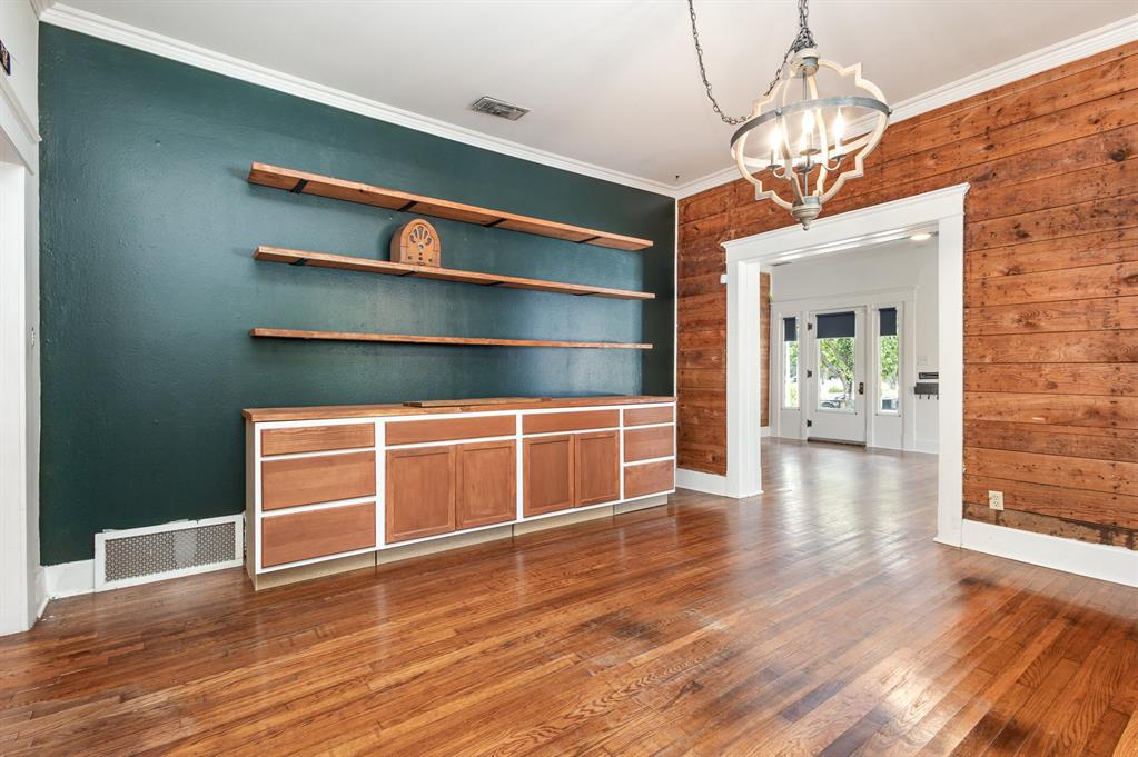 University-Rev - Residential