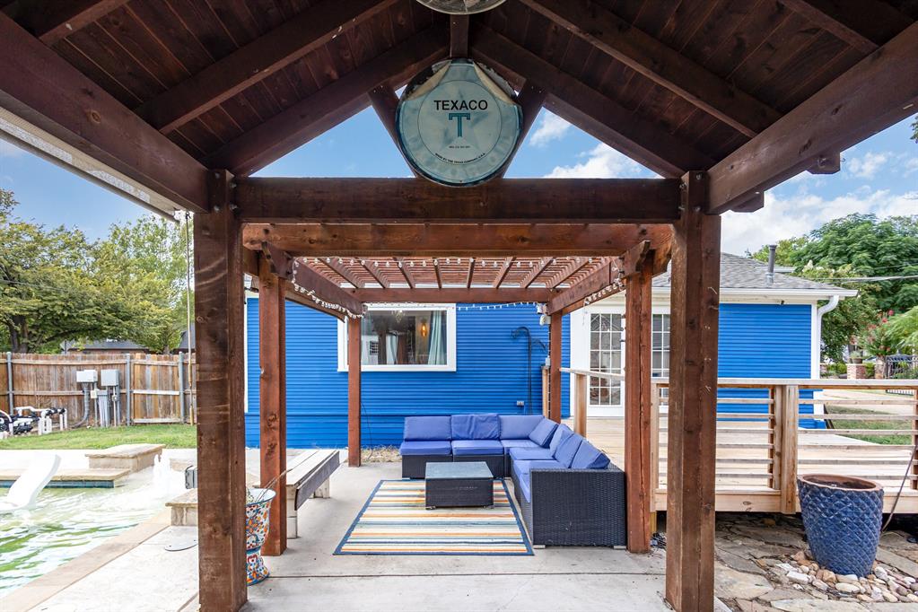 University-Rev - Residential