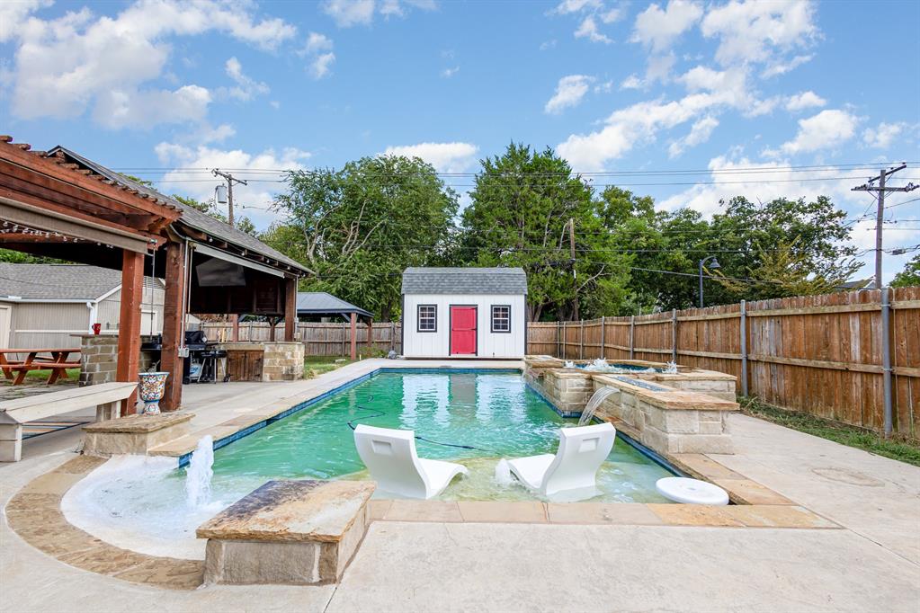 University-Rev - Residential