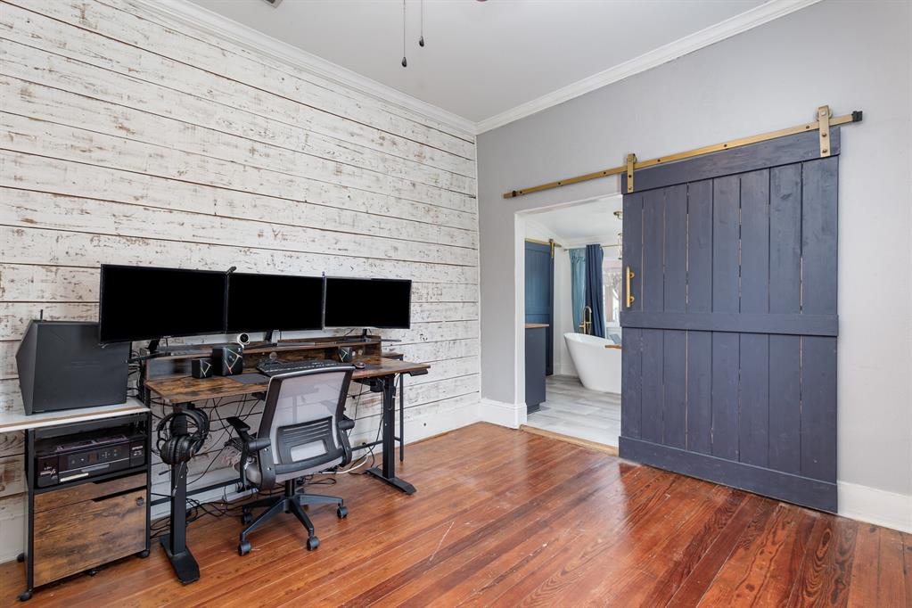 University-Rev - Residential