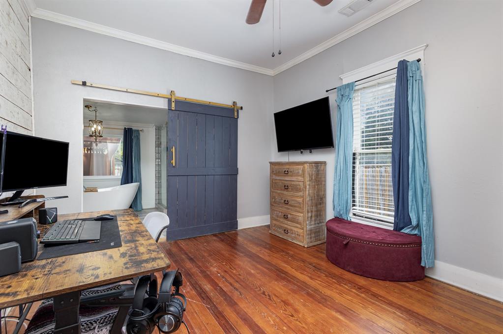 University-Rev - Residential