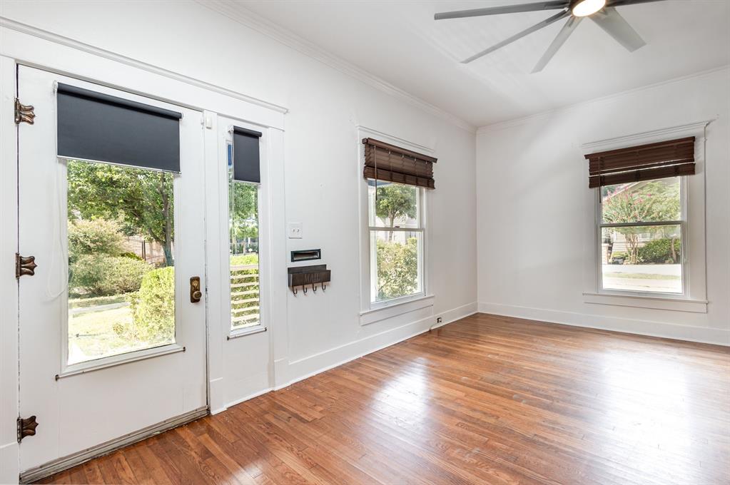 University-Rev - Residential