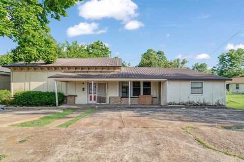 2170 E Cherry Street Paris TX 75460
