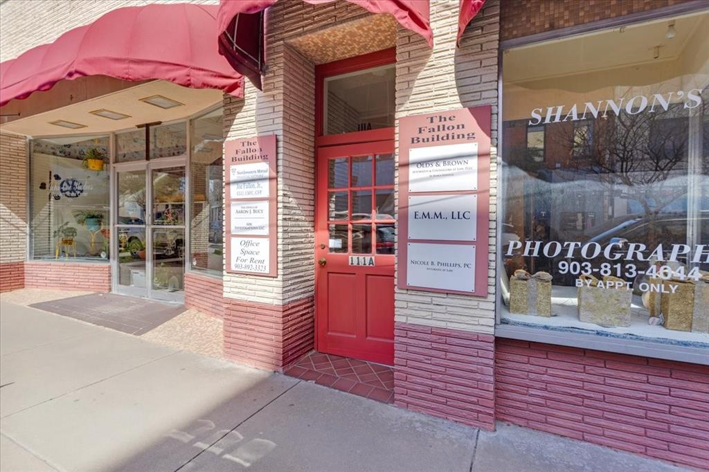 109-111 N Travis Street