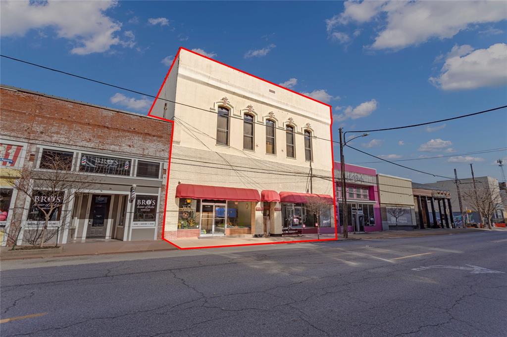 109-111 N Travis Street