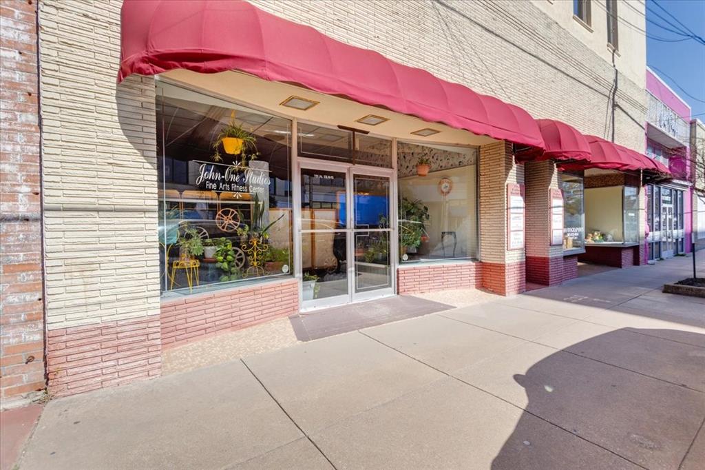 109-111 N Travis Street
