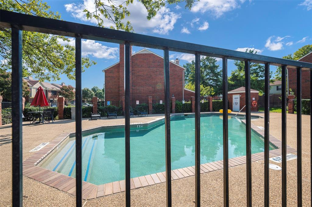 Meadowridge Condos Ph 01 - Residential