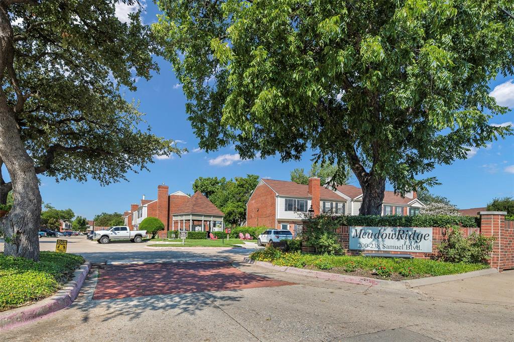 Meadowridge Condos Ph 01 - Residential