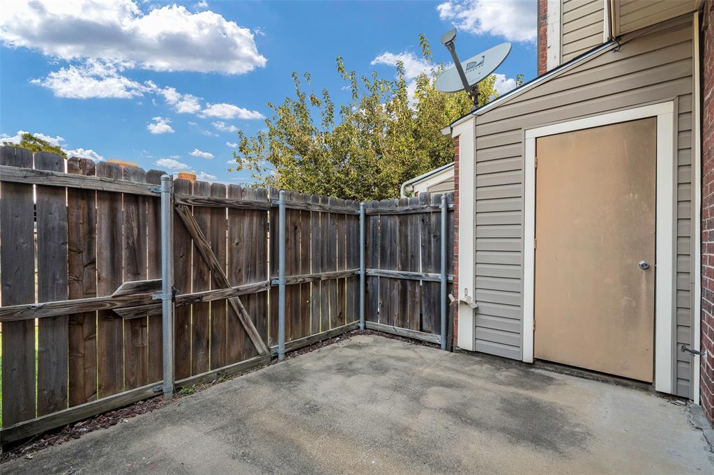 Meadowridge Condos Ph 01 - Residential