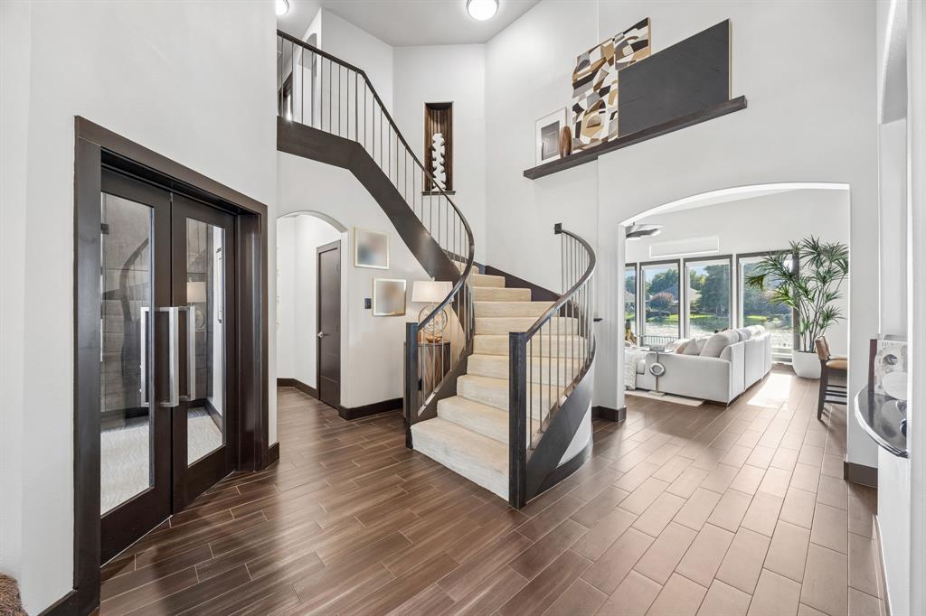 5303 Lafayette Drive