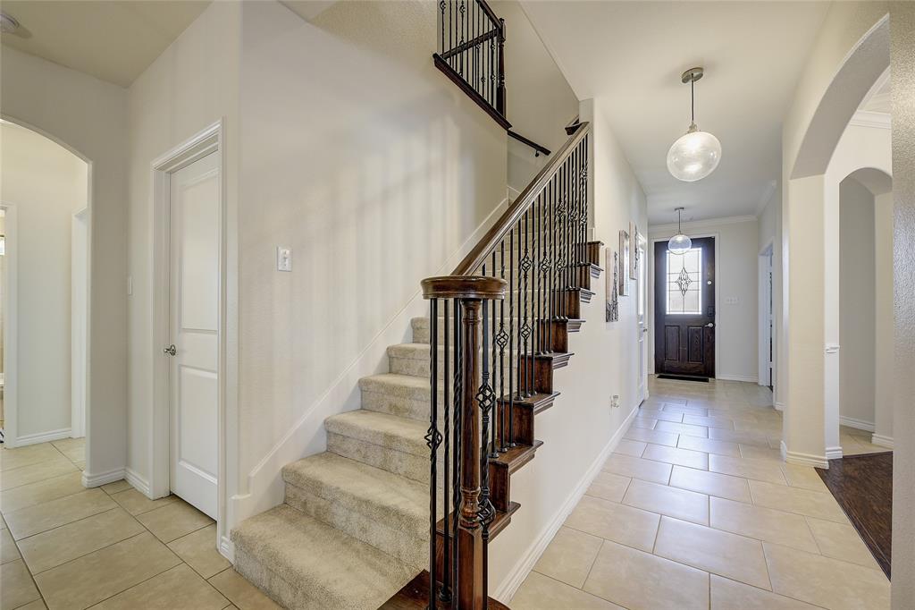 106 Martingale Trail