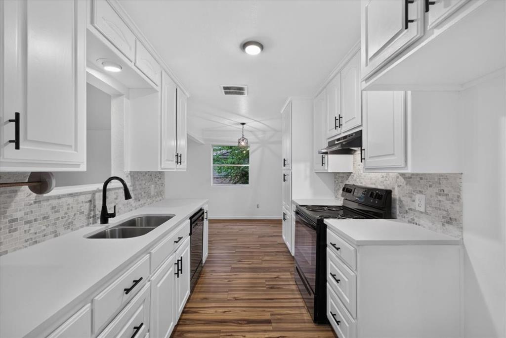 5202 Cloyce Court
