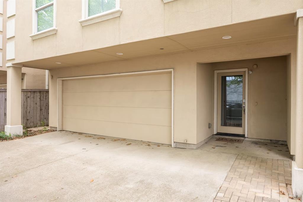 : J D CULLUMS OAK LAWN - Residential Lease