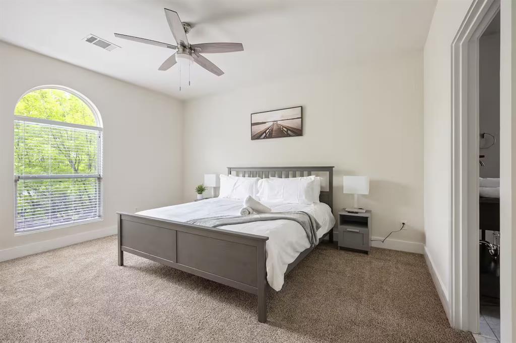 : J D CULLUMS OAK LAWN - Residential Lease