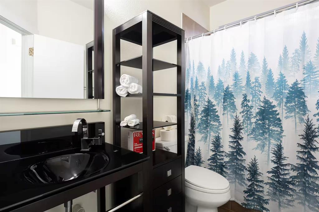 : J D CULLUMS OAK LAWN - Residential Lease