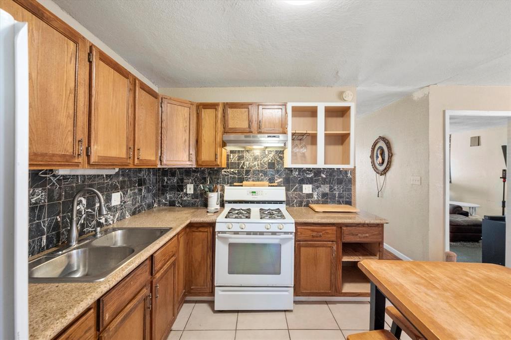 Town Alvarado - Residential