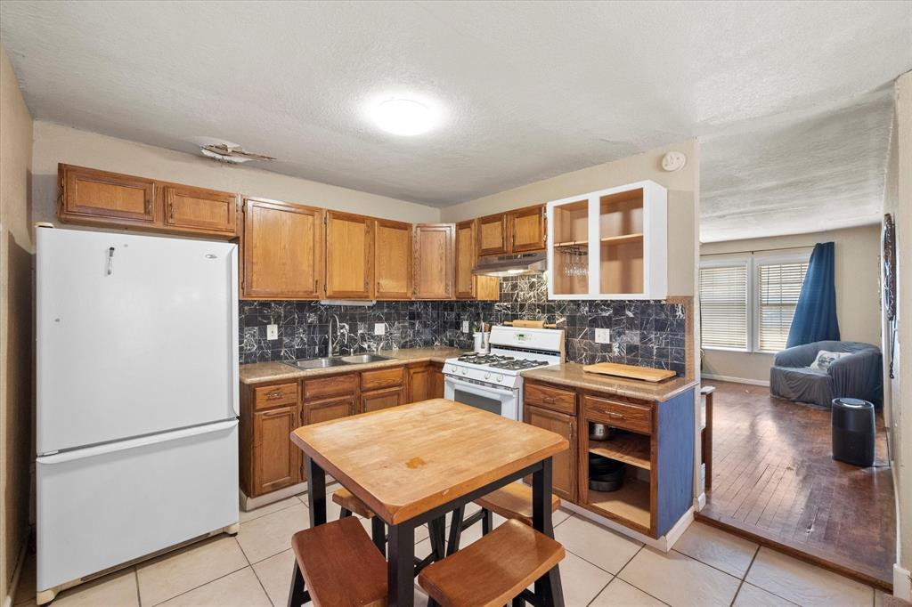 Town Alvarado - Residential