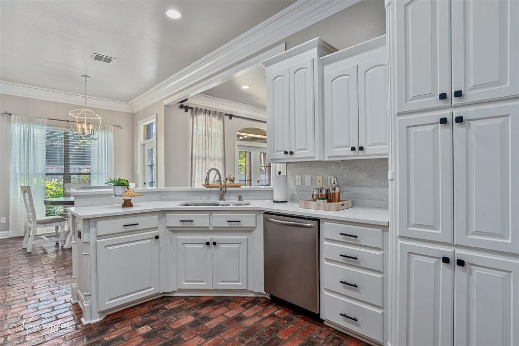 Shreveport, Louisiana 71106, United States, 3 Bedrooms Bedrooms, ,3 BathroomsBathrooms,Residential,Active,225803