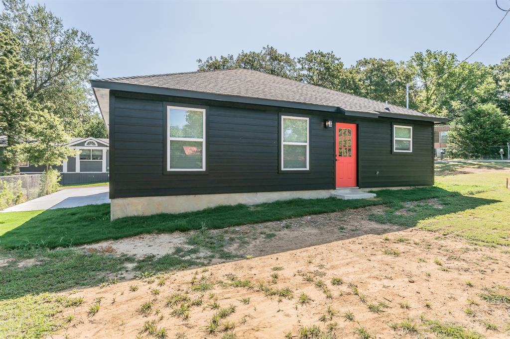105 Red Oak Street