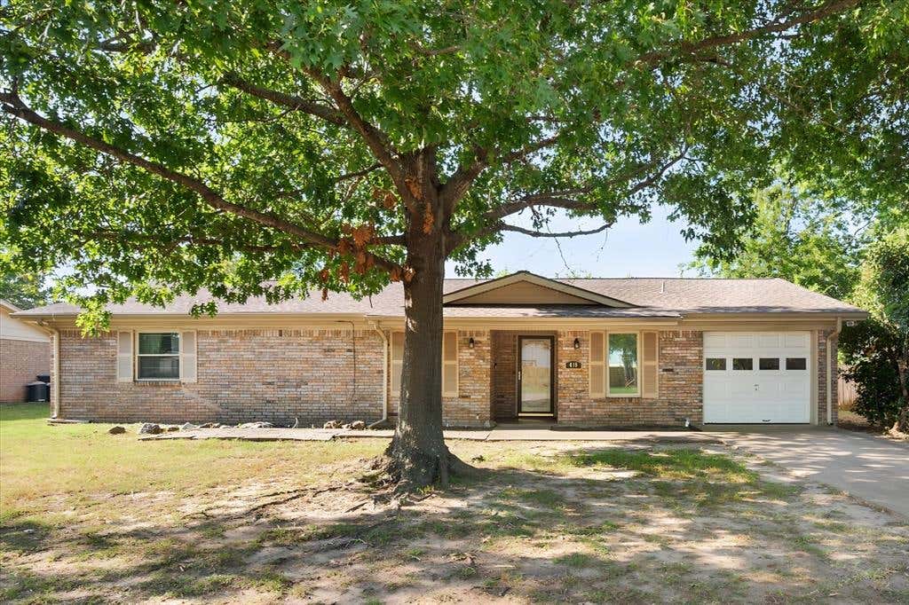 Photo of 419 Carol Avenue, Corsicana, TX 75110 (MLS # 21350501)
