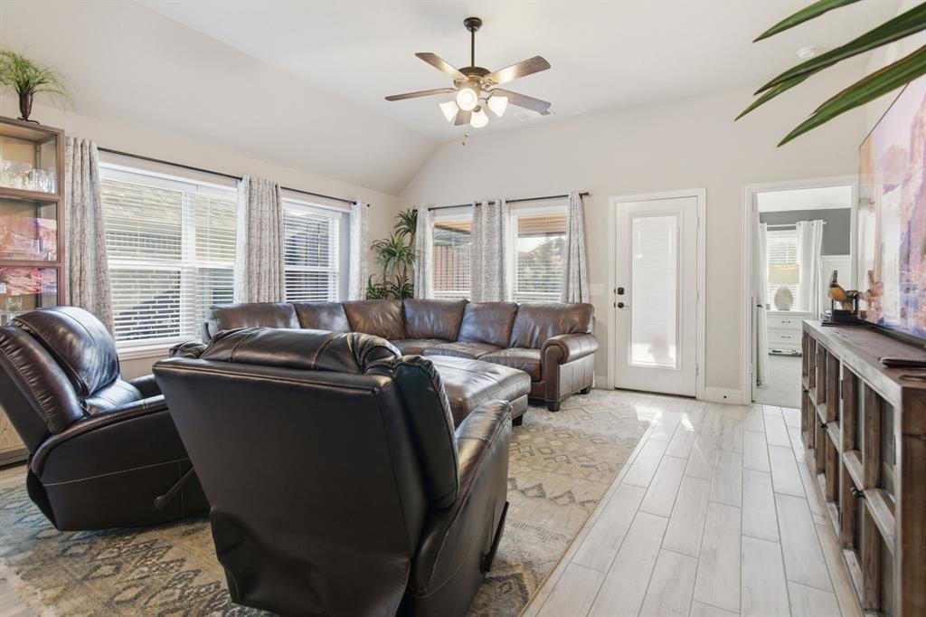 Live Oak Crk - Residential