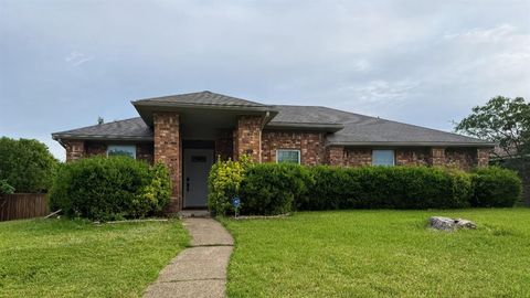 Photo of 4618 Westlake Drive, Garland, TX 75043 (MLS # 21231057)