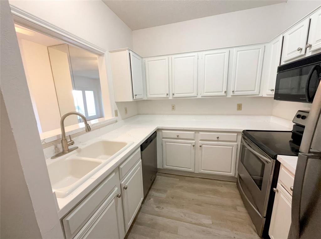 Preston On Creek Condos - Residential