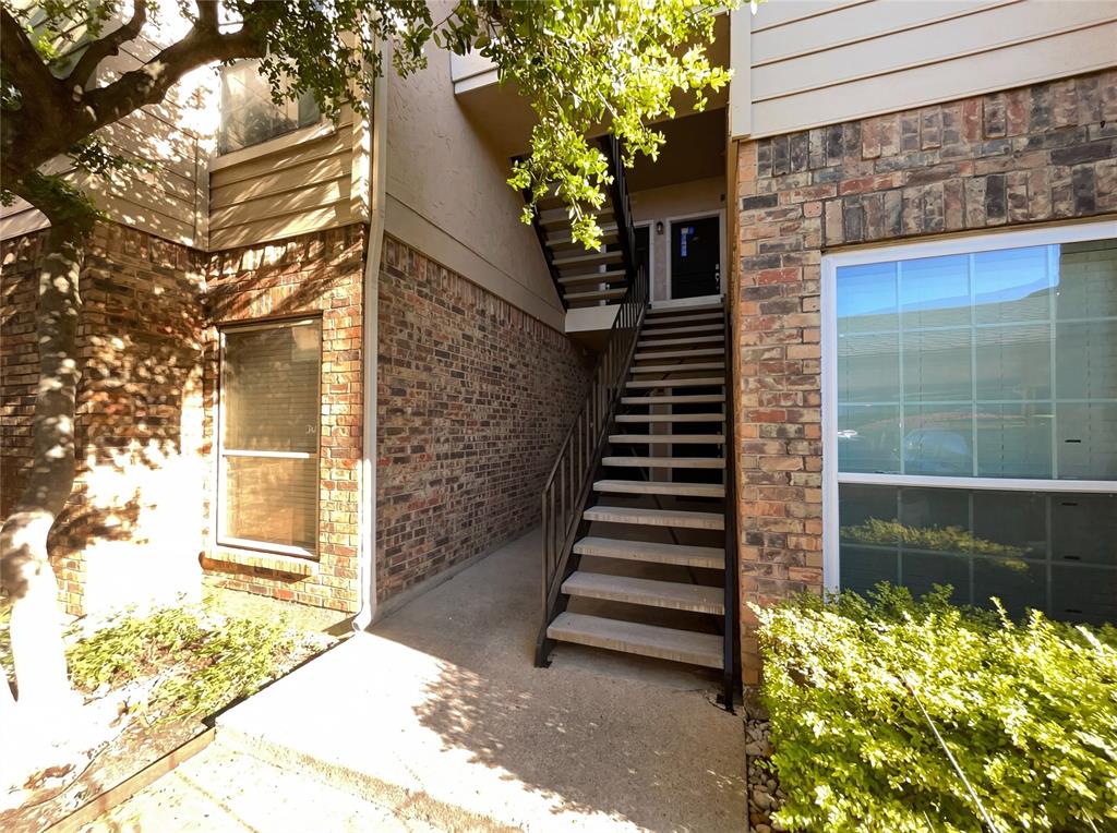 Preston On Creek Condos - Residential