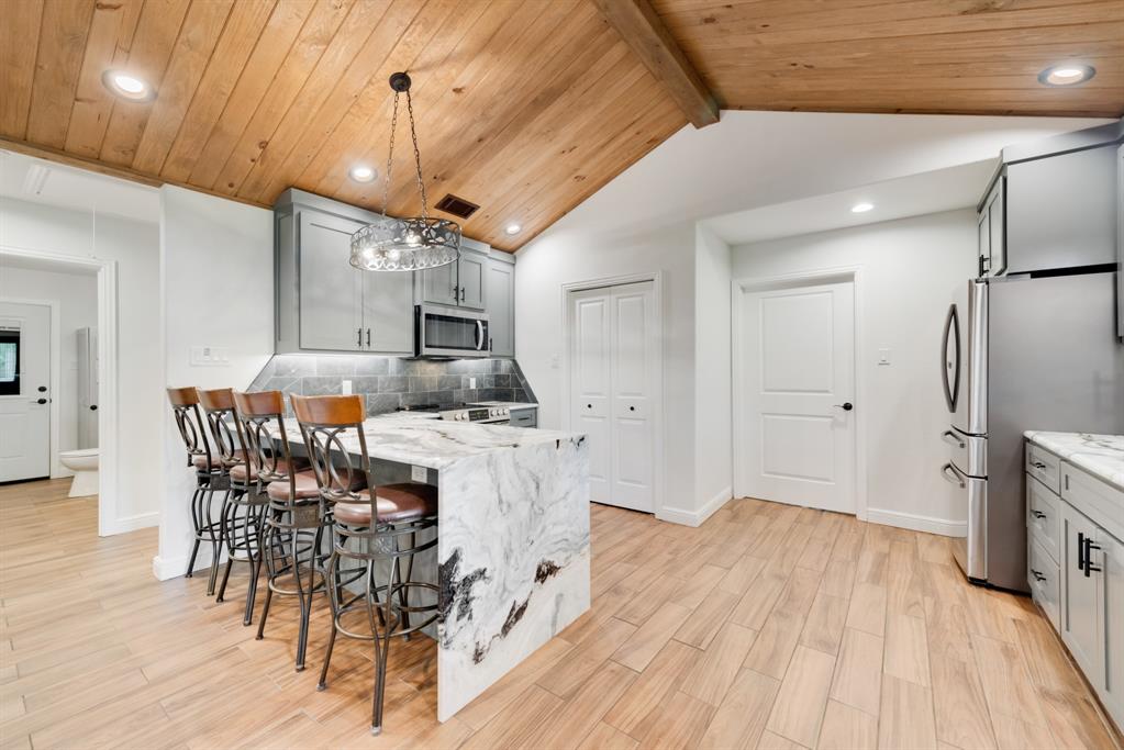 Eastwood Islands - Residential Lease