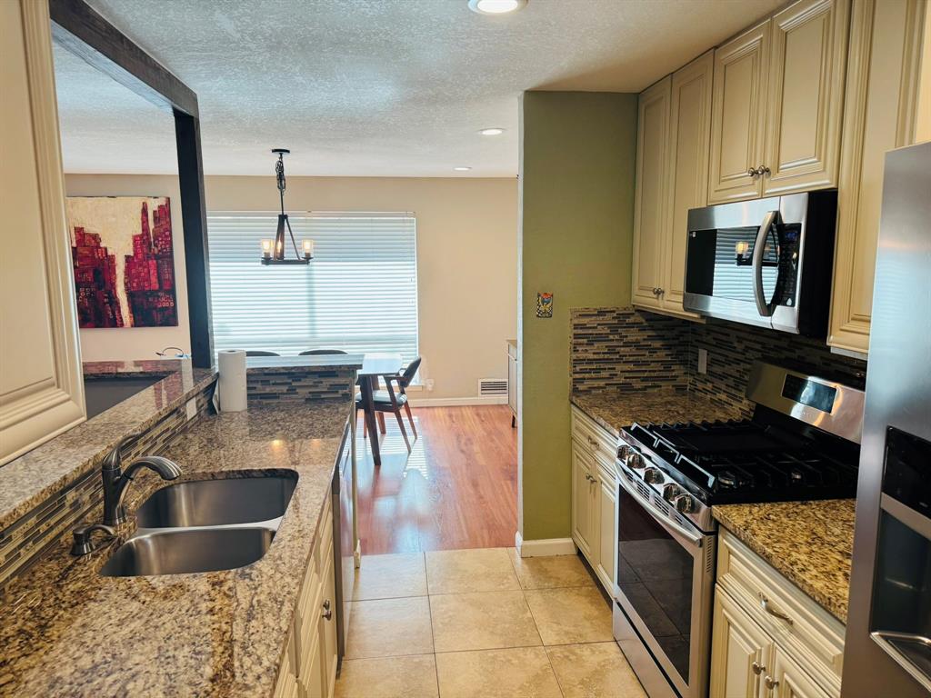 WILLIAM H CHARLES SUBD - Residential Lease