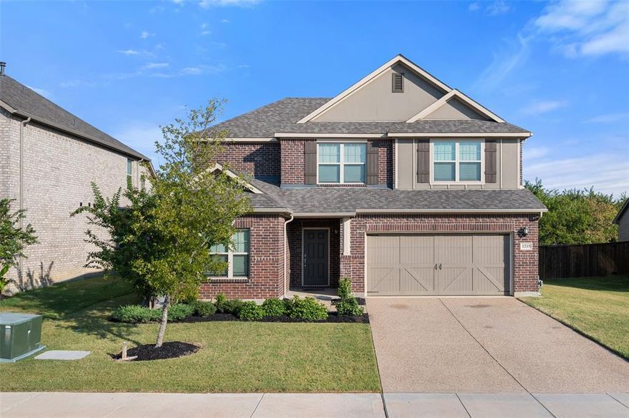 Beautiful 5 bedrooms home barely lived in for less than 3year with flexible spacious floor plan for the client seeking comfort and great location .