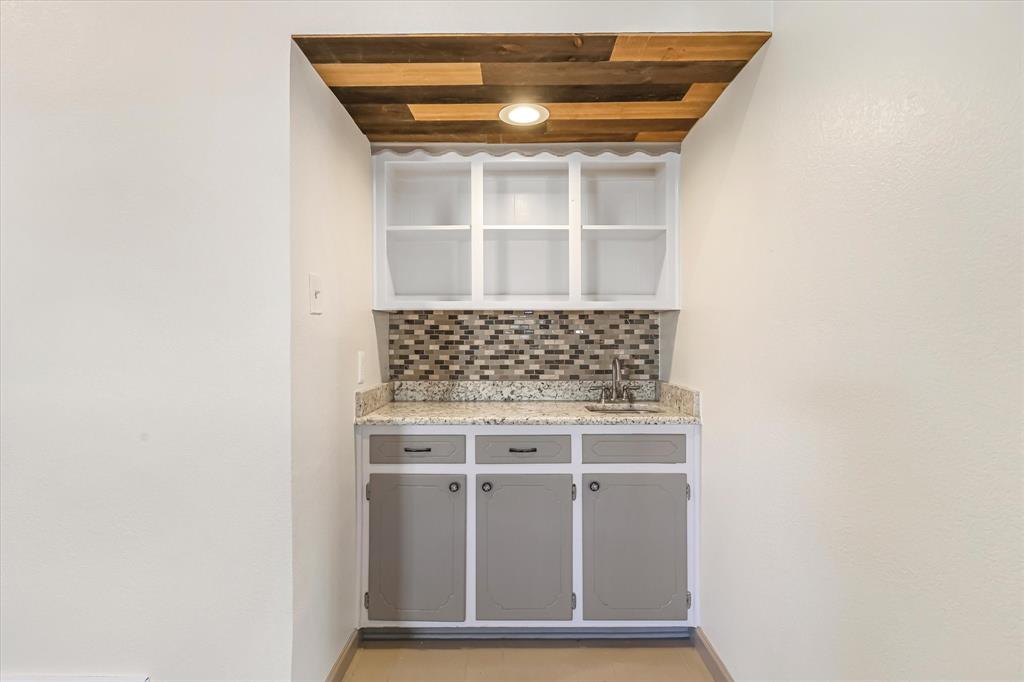 4316 Yellowleaf Drive