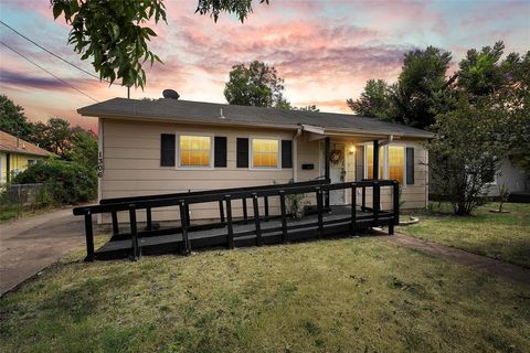 Photo of 1306 W 11th Street, McGregor, TX 76657 (MLS # 21286395)
