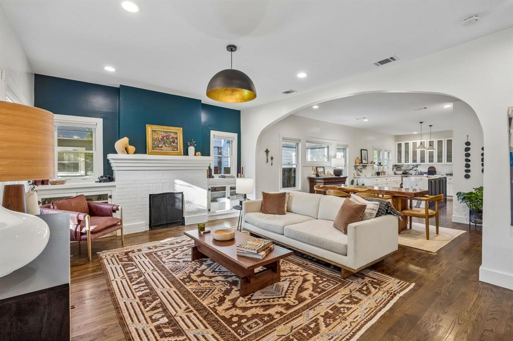 310 N Montclair Avenue