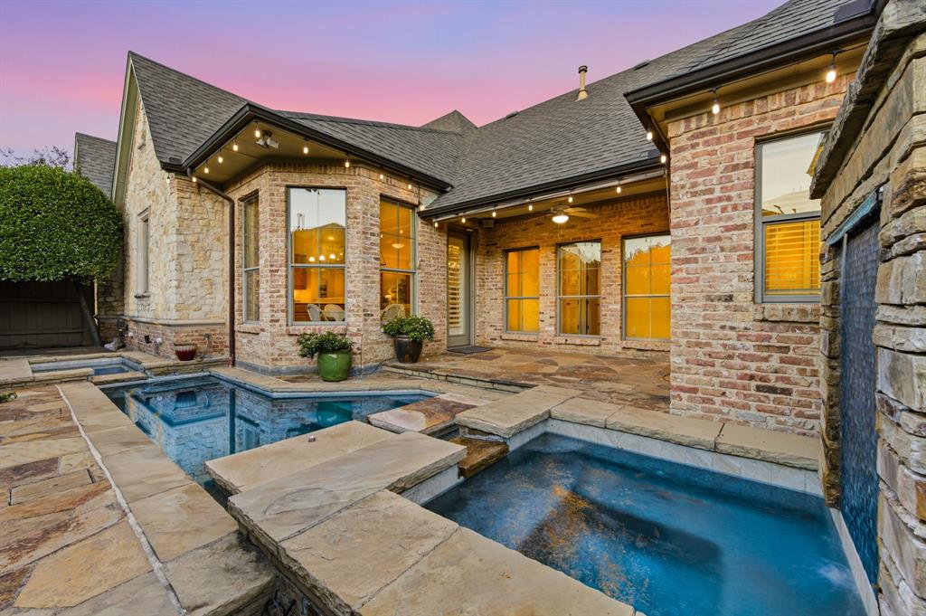 5002 Stanford Avenue