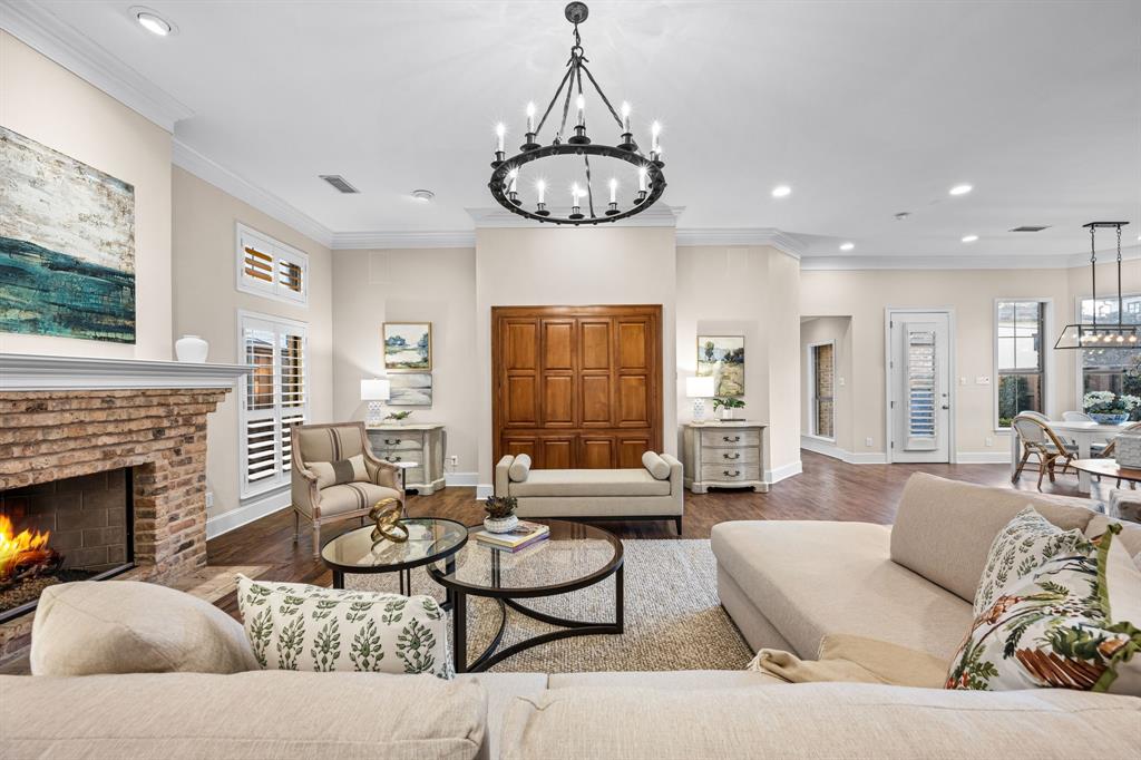 5002 Stanford Avenue