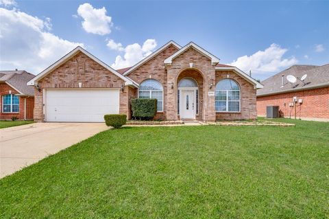 Photo of 2442 Lost Mesa, Grand Prairie, TX 75052 (MLS # 21312377)