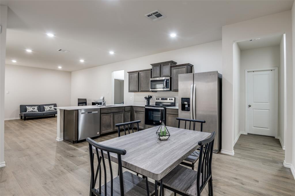 Magnolia Ph 10 - Residential