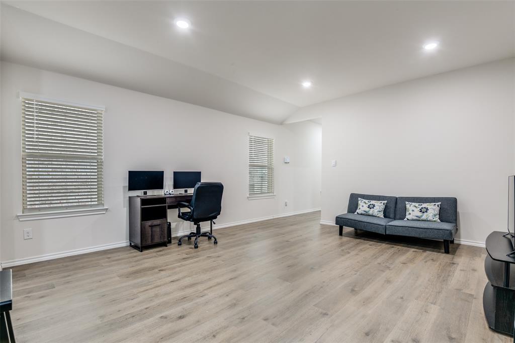 Magnolia Ph 10 - Residential