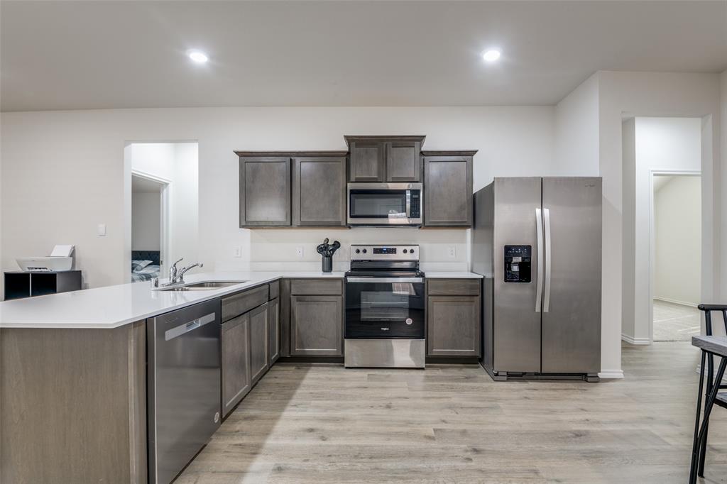 Magnolia Ph 10 - Residential