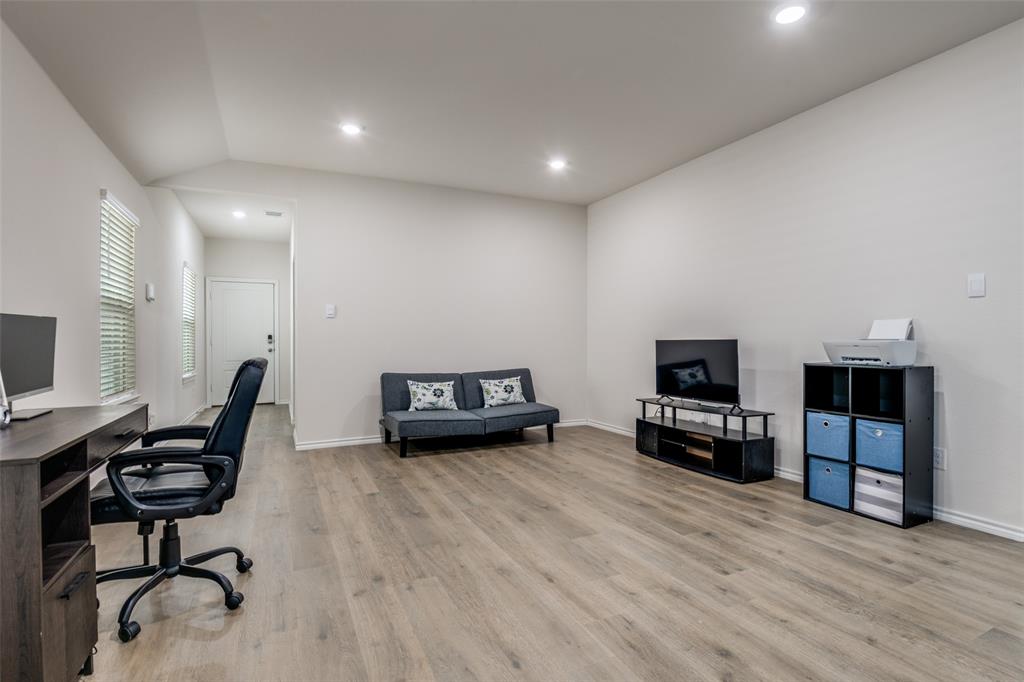 Magnolia Ph 10 - Residential