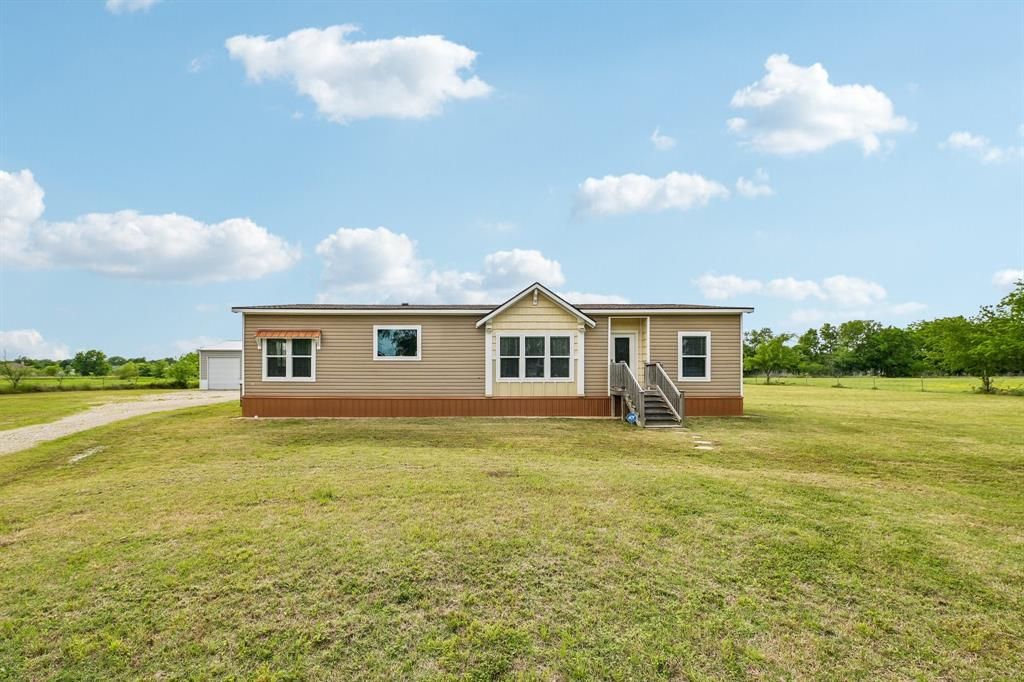 Photo of 590 Vz County Road 2704, Mabank, TX 75147 (MLS # 21238348)