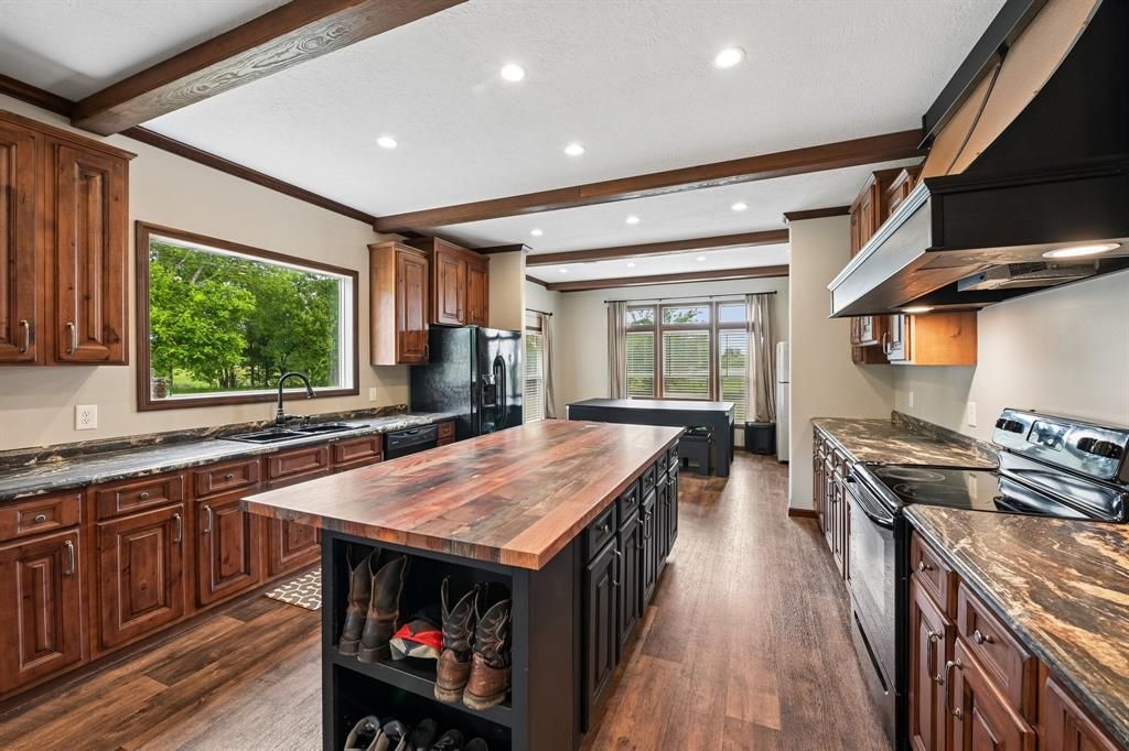 Photo of 590 Vz County Road 2704, Mabank, TX 75147 (MLS # 21238348)