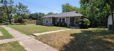 Photo of 6840 Van Natta Lane, Fort Worth, TX 76112 (MLS # 21341284)
