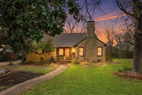 122 E 7th Street Lancaster TX 75146