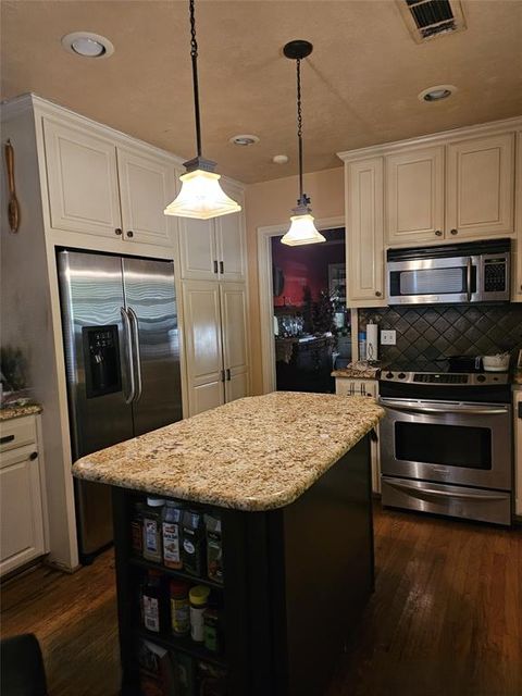 122 E 7th Street Lancaster TX 75146